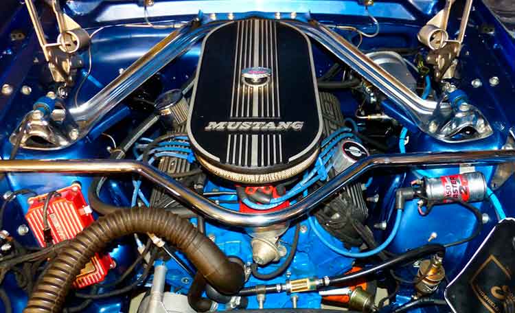 Advantages and disadvantages of a big car engine